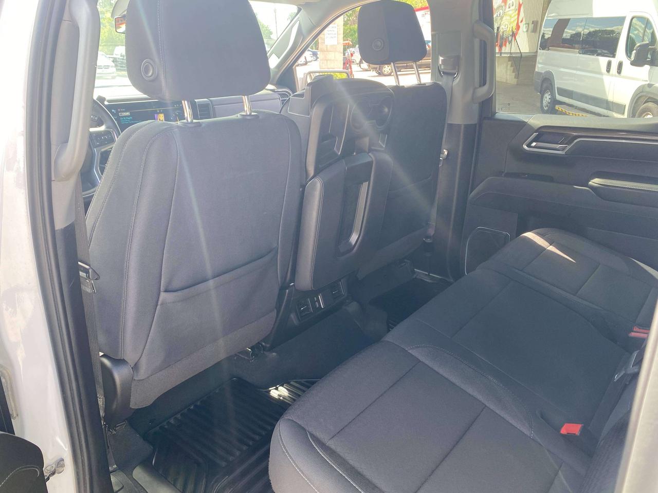 2025 Chevrolet Silverado 1500 LT, CLEAN CARFAX, REMOTE START, BACK UP CAM! Photo