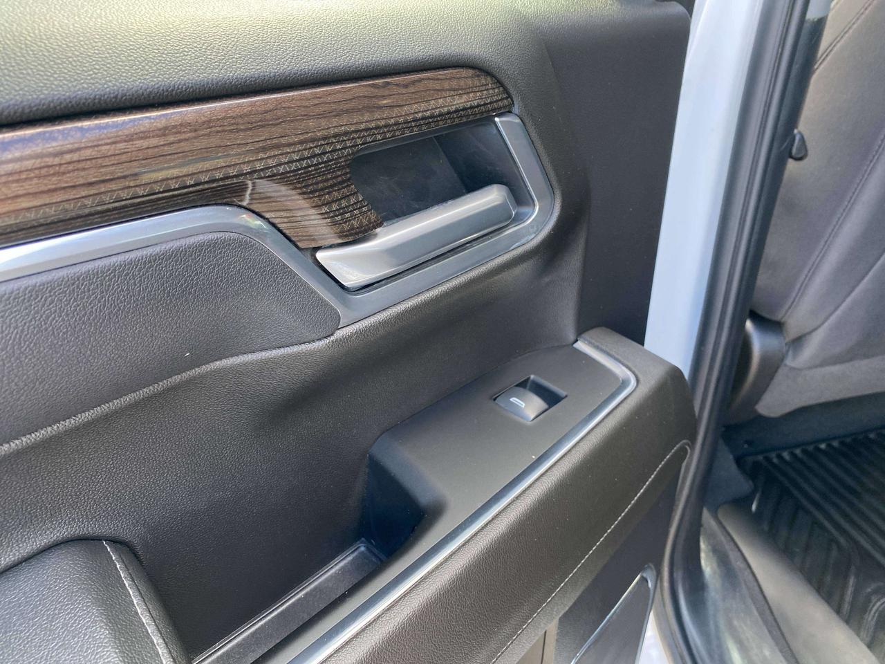 2025 Chevrolet Silverado 1500 LT, CLEAN CARFAX, REMOTE START, BACK UP CAM! - Photo #18