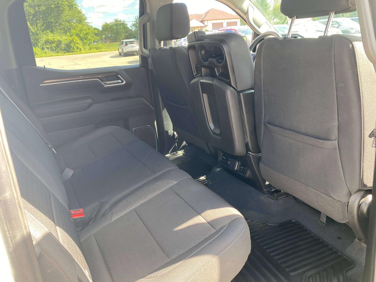 2025 Chevrolet Silverado 1500 LT, CLEAN CARFAX, REMOTE START, BACK UP CAM! Photo
