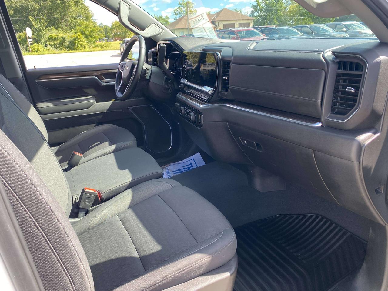 2025 Chevrolet Silverado 1500 LT, CLEAN CARFAX, REMOTE START, BACK UP CAM! - Photo #23