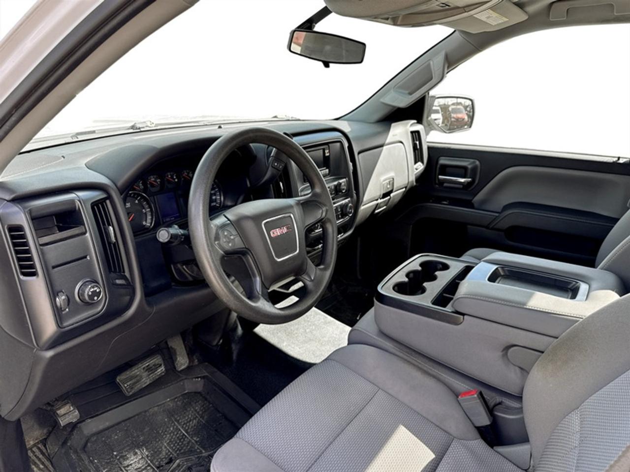 2014 GMC Sierra 1500 **VERY LOW KMS** Photo