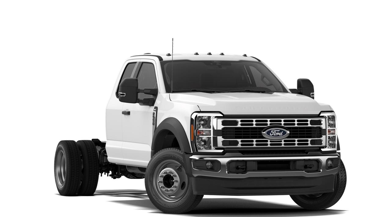 2027 Ford SUPER DUTY F-550 DRW XLT Photo3