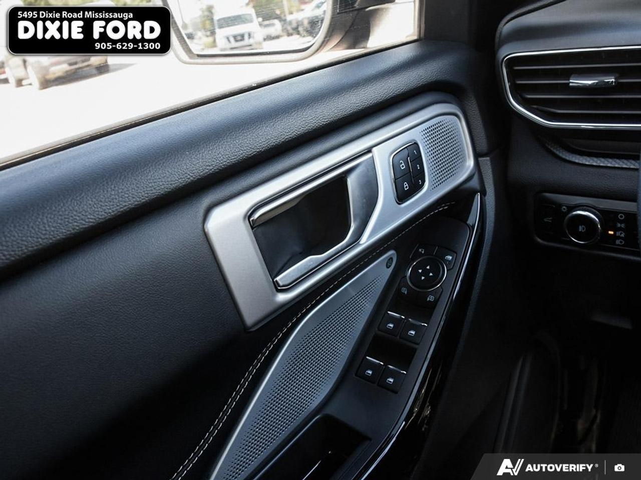 2024 Ford Explorer ST Photo