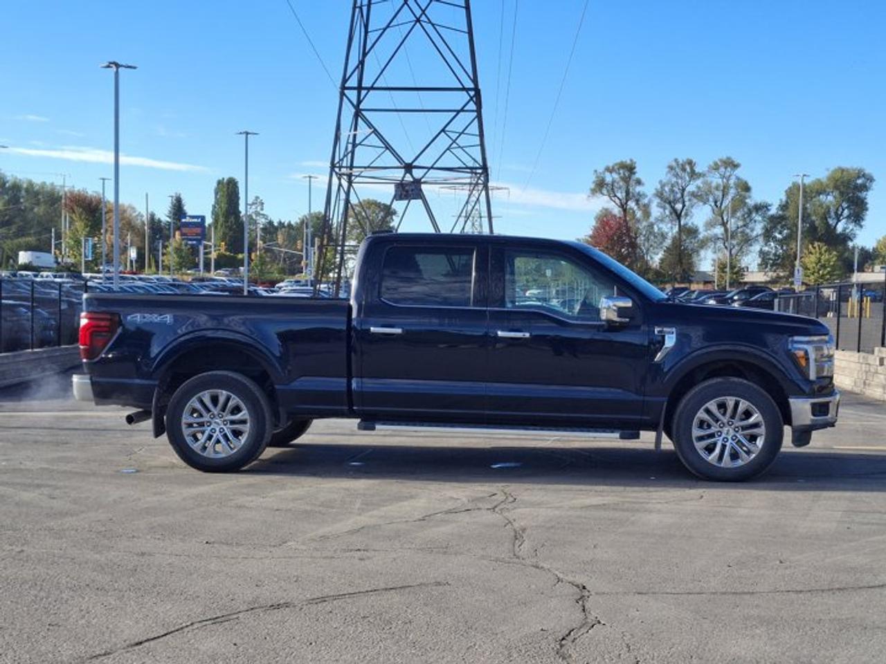 2025 Ford F-150 Lariat Crew 4X4 | 502A | 3.5L Twin Turbo EcoBoost |  Leather | Sunroof | HUD | Nav | and More ! Photo