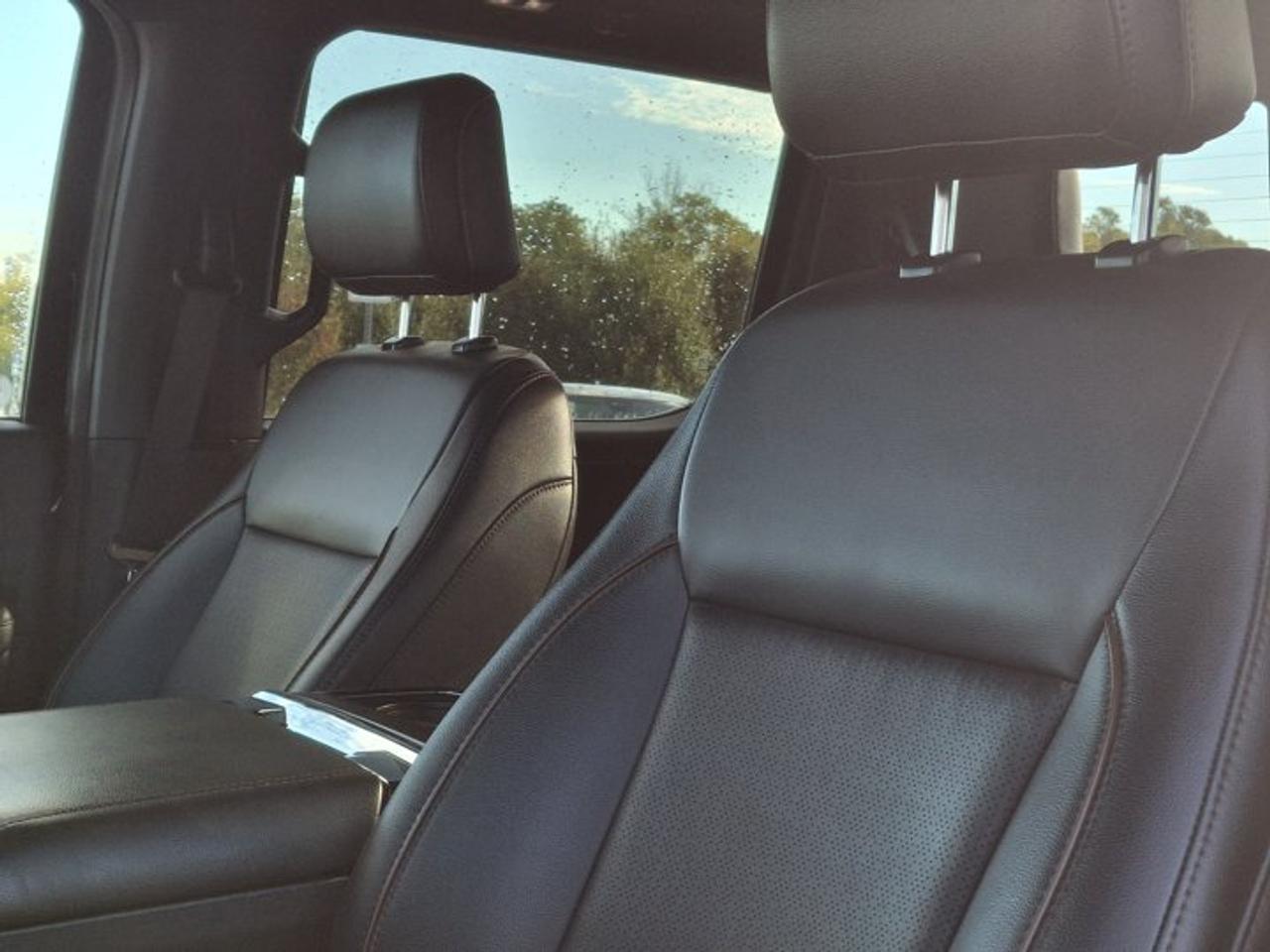 2025 Ford F-150 Lariat Crew 4X4 | 502A | 3.5L Twin Turbo EcoBoost |  Leather | Sunroof | HUD | Nav | and More ! Photo