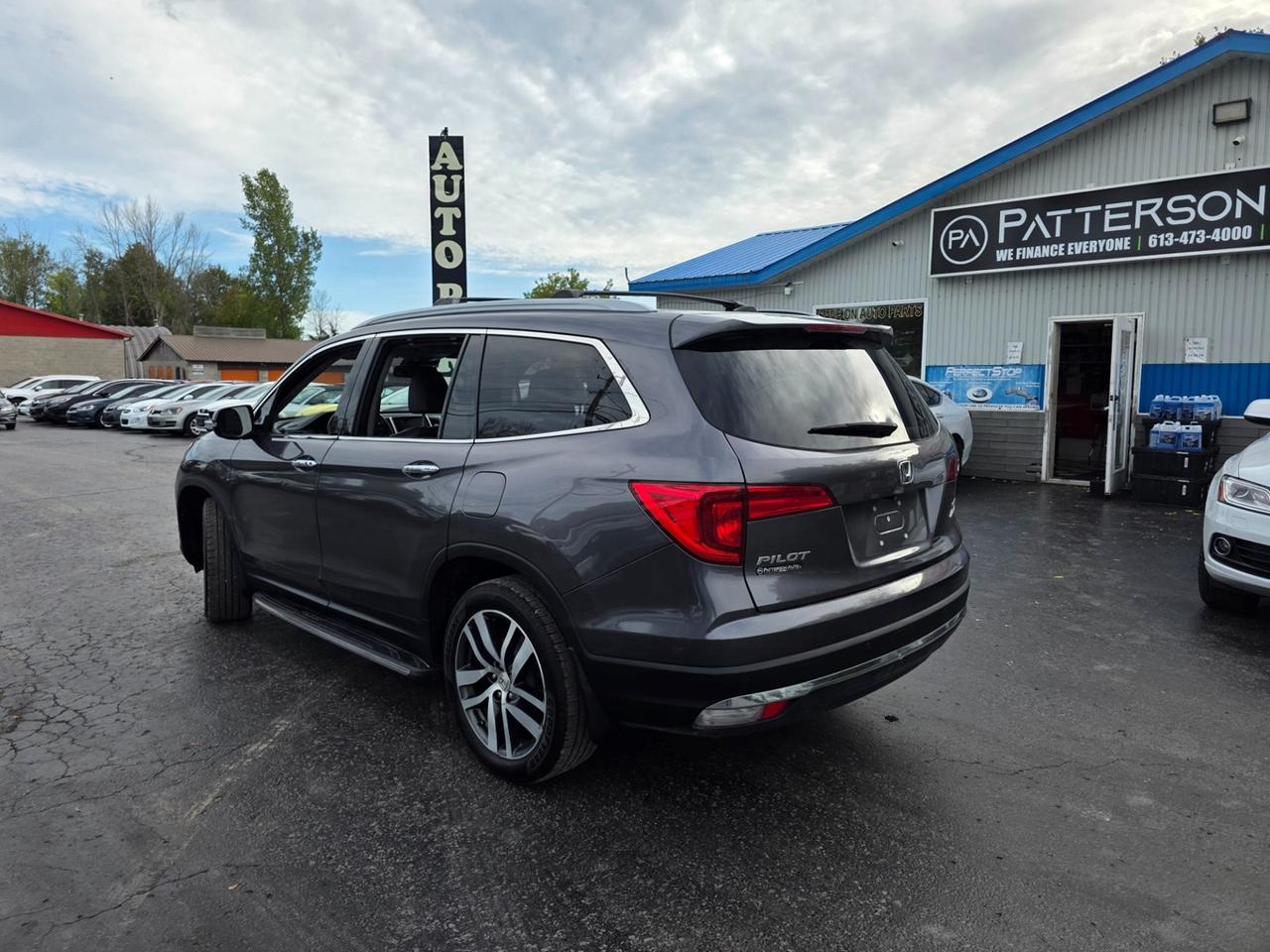 2018 Honda Pilot Touring Photo