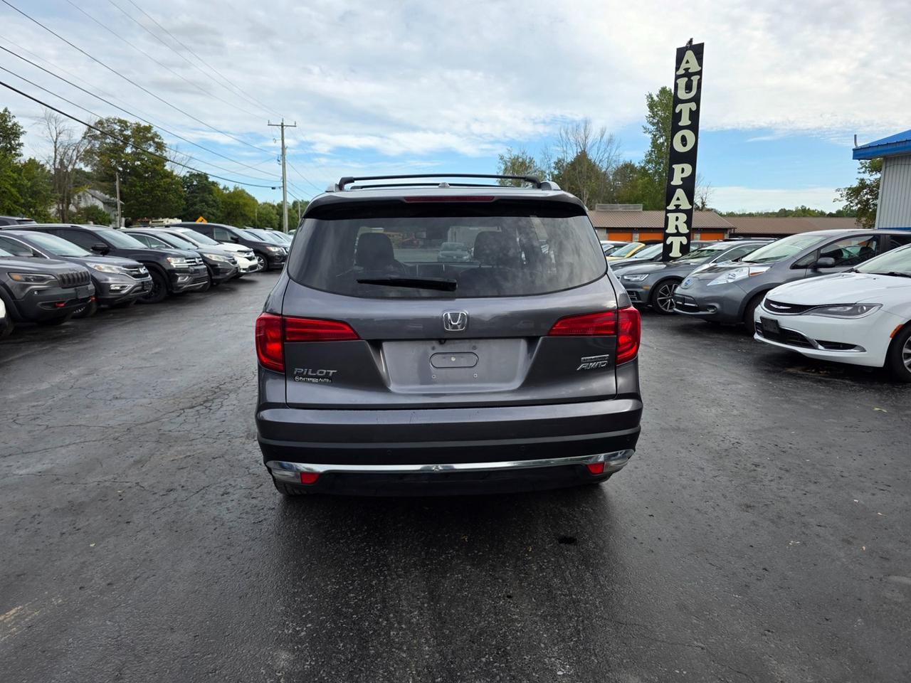 2018 Honda Pilot Touring Photo