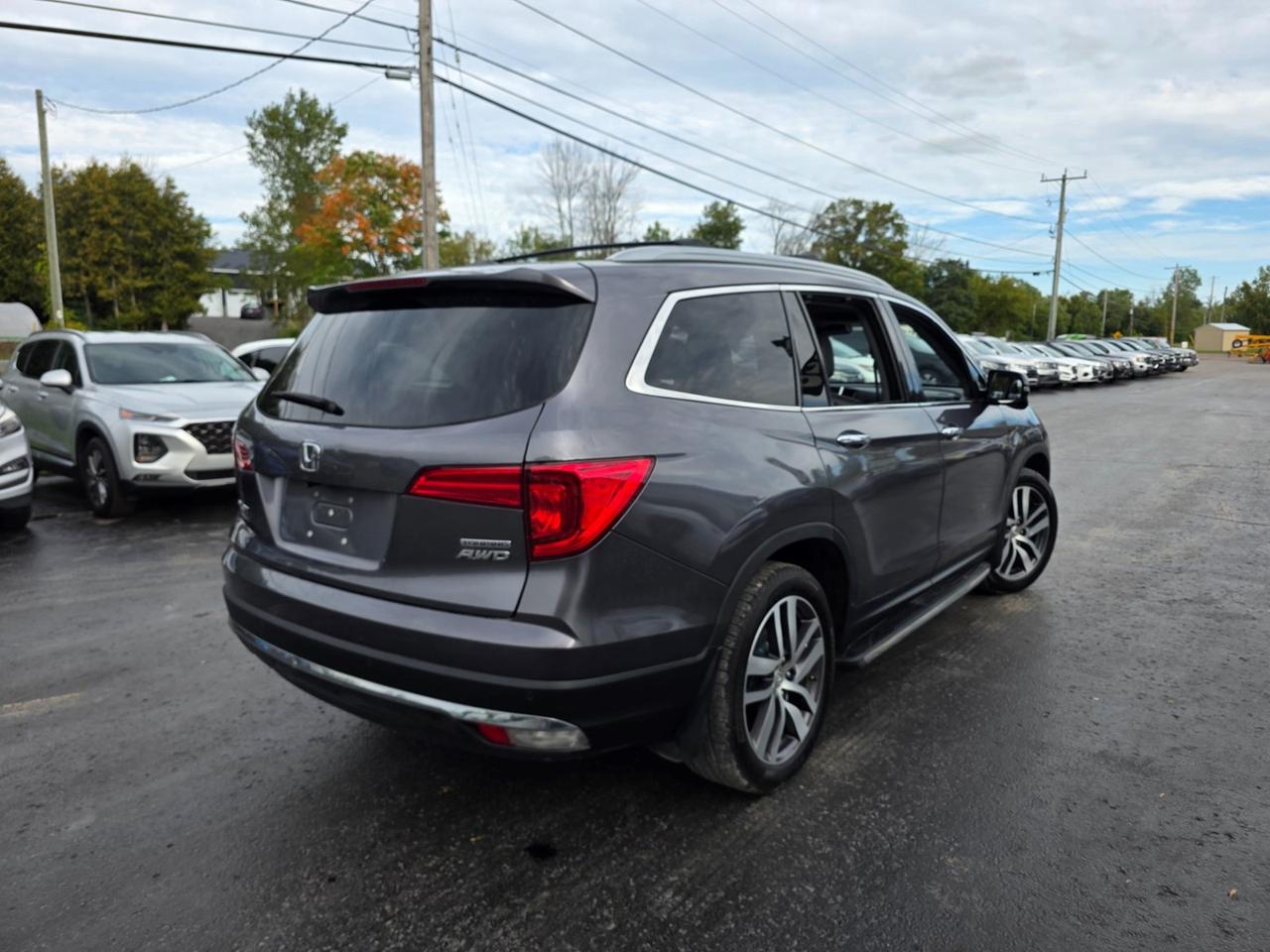2018 Honda Pilot Touring Photo4