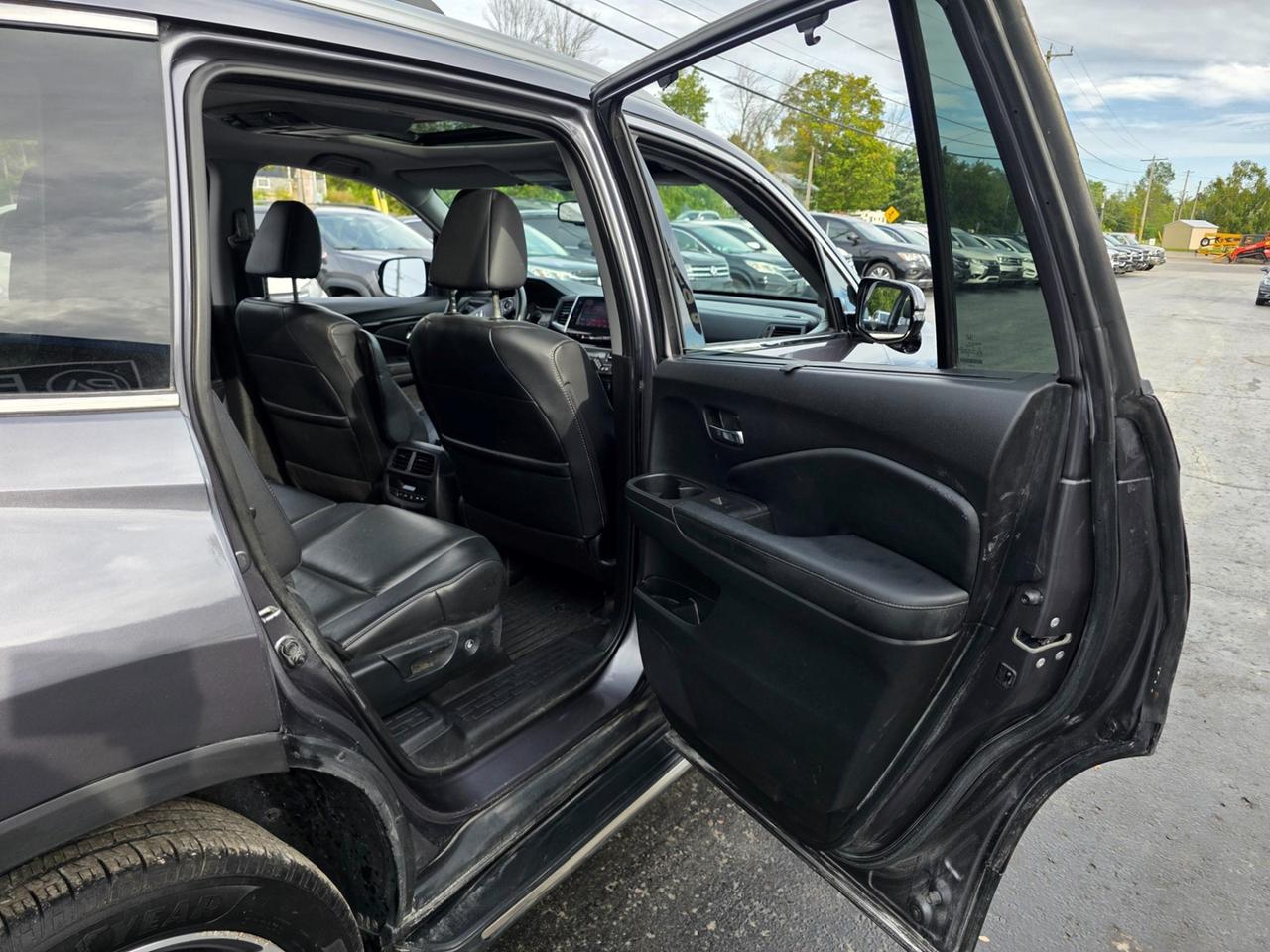 2018 Honda Pilot Touring Photo