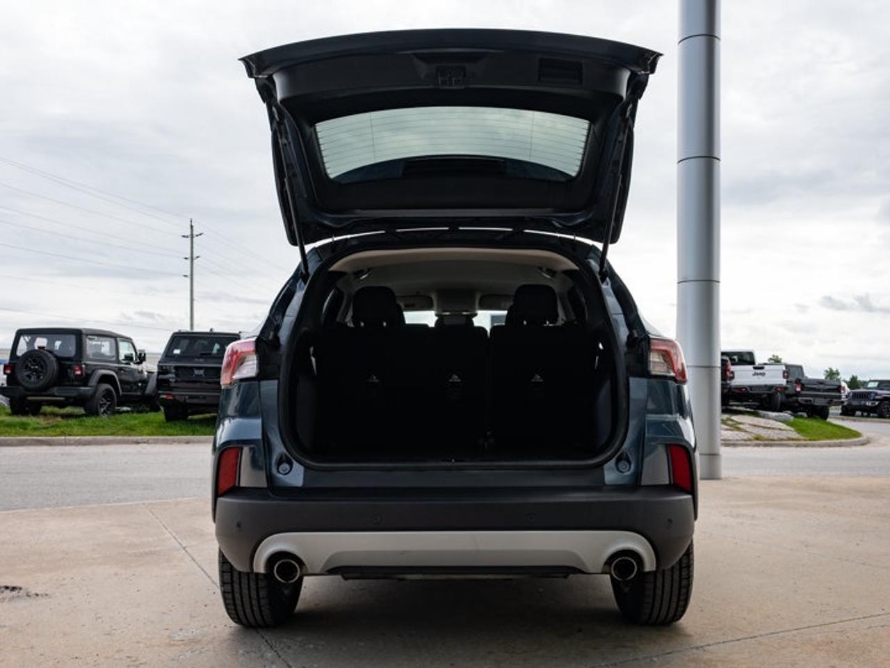 2020 Ford Escape SE Photo