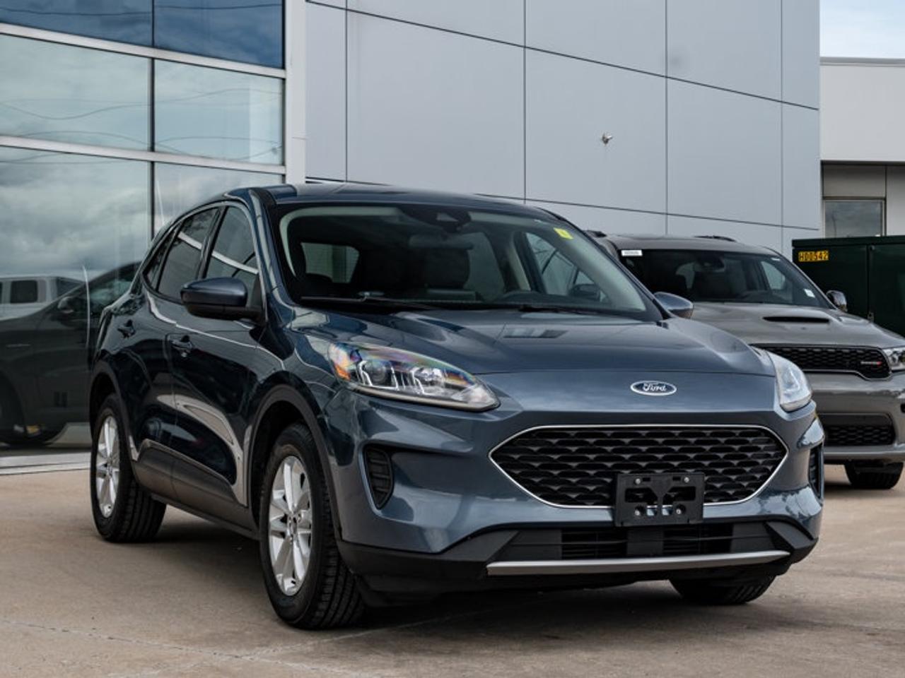 2020 Ford Escape SE Photo