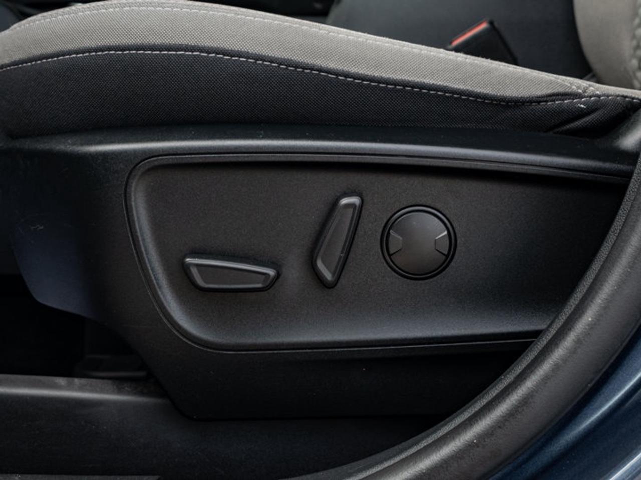 2020 Ford Escape SE Photo