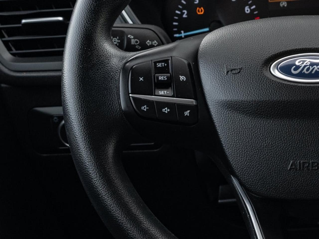 2020 Ford Escape SE Photo