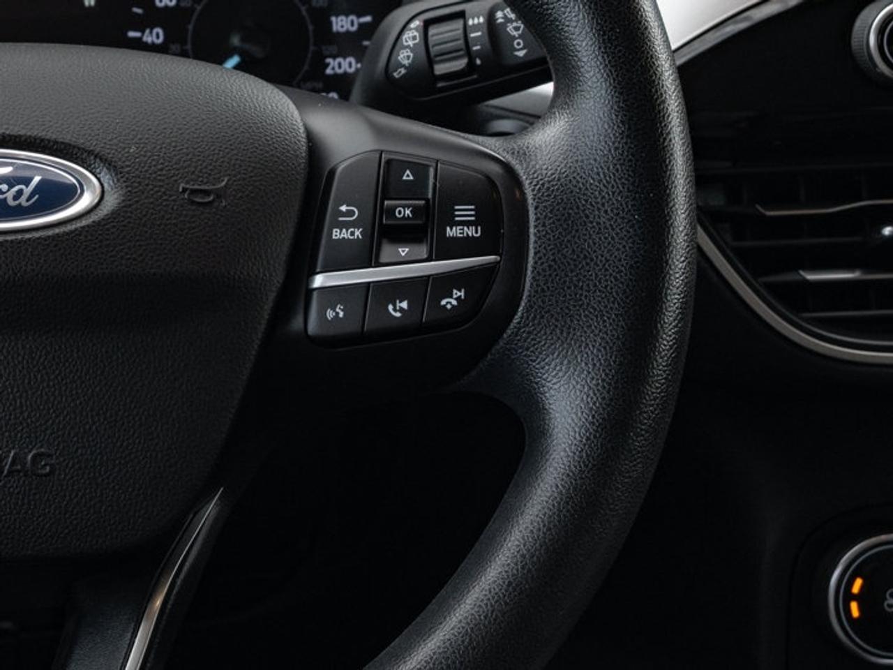 2020 Ford Escape SE Photo