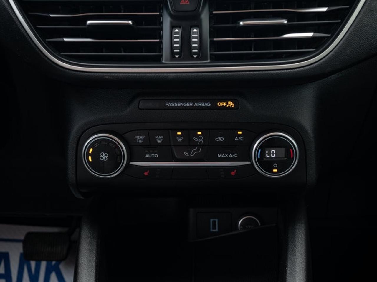 2020 Ford Escape SE Photo