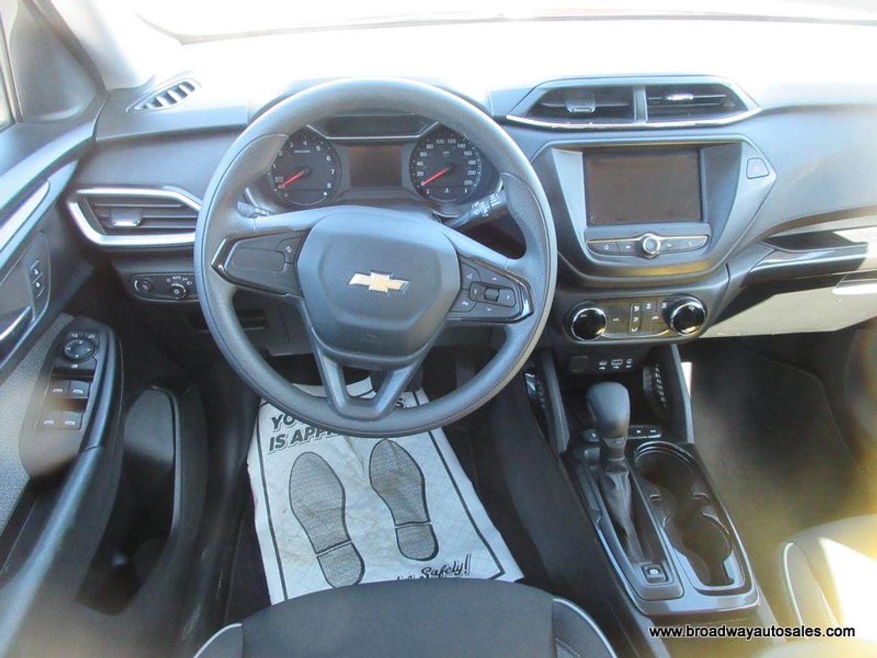 2023 Chevrolet TrailBlazer ALL-WHEEL DRIVE LS-MODEL 5 PASSENGER 1.3L - DOHC.. BACK-UP CAMERA.. BLUETOOTH SYSTEM.. KEYLESS ENTRY.. Photo