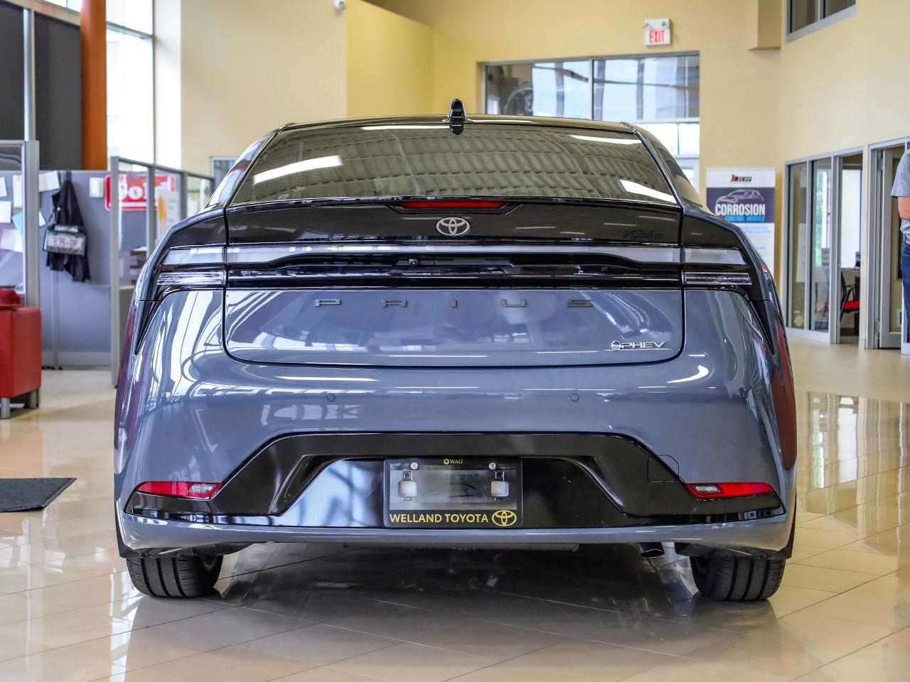 2027 Toyota Prius Plug-In Hybrid XSE Photo