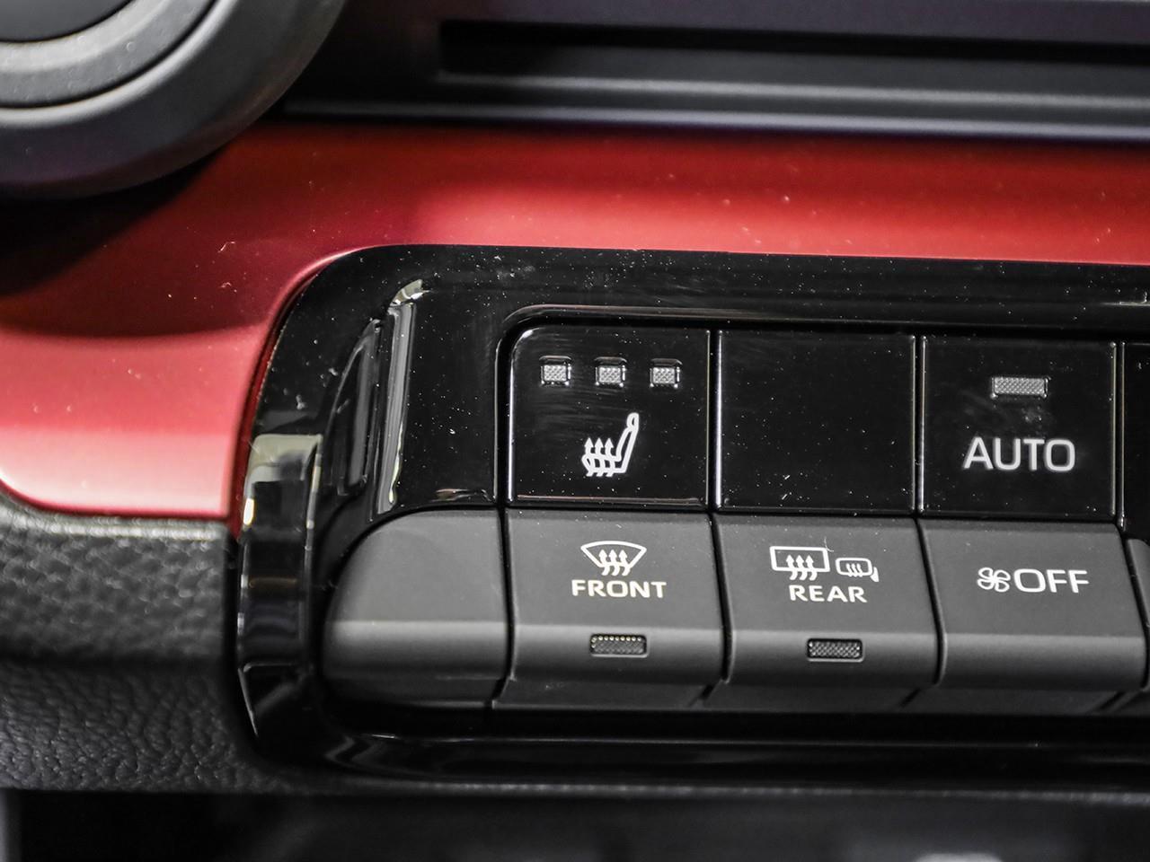 2027 Toyota Prius Plug-In Hybrid XSE Photo
