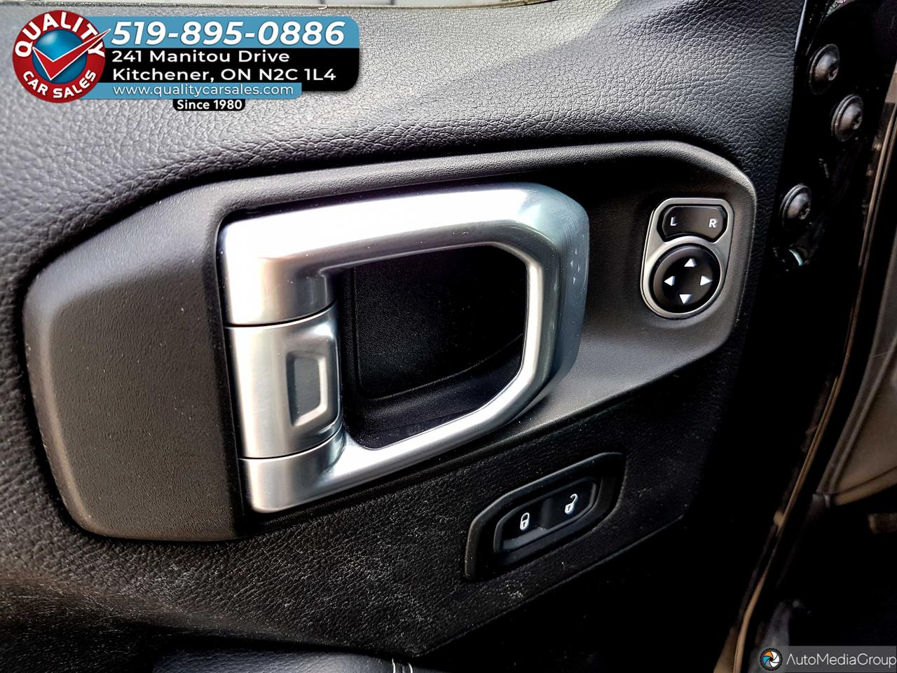 2023 Jeep Wrangler Unlimited Sahara 4x4 *LEATHER-NAVIGATION* Photo