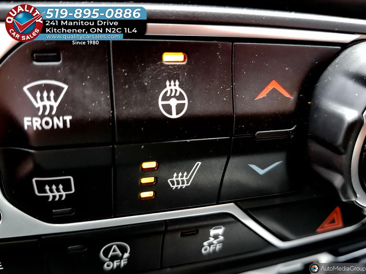 2023 Jeep Wrangler Unlimited Sahara 4x4 *LEATHER-NAVIGATION* Photo