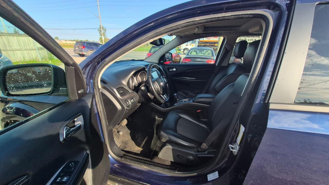 2017 Dodge Journey Crossroad, NO ACCIDENTS, WELL MAINTAINED, CERT Photo