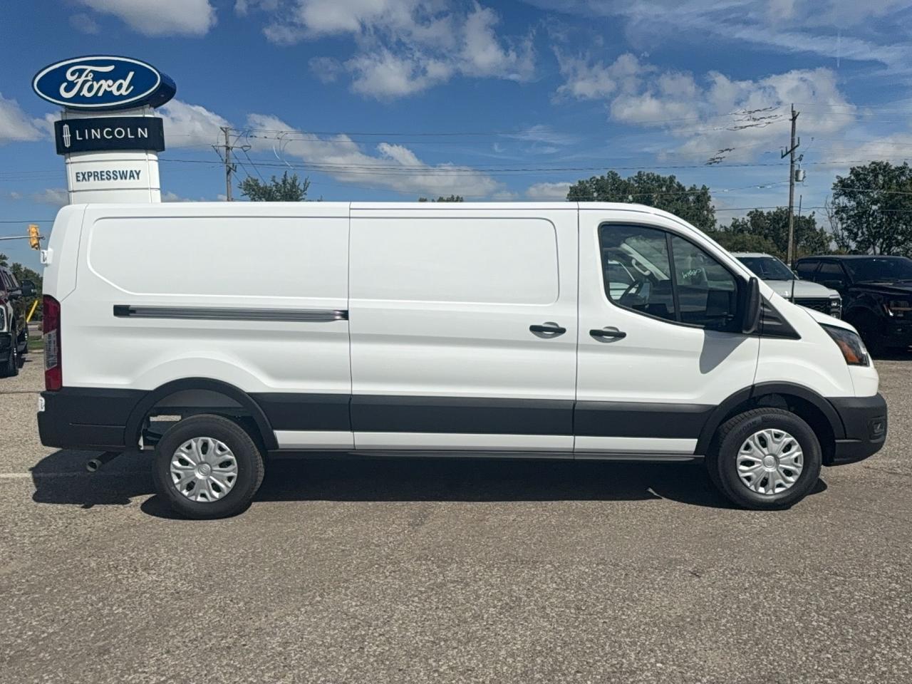 2027 Ford Transit TRANSIT CARGO VAN, T-250 LOW ROOF Photo3