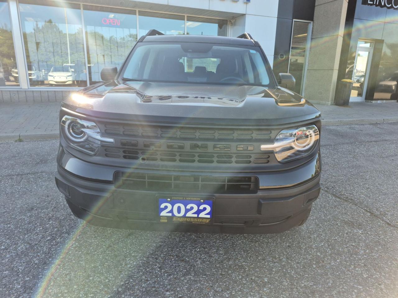 2022 Ford Bronco LOCAL TRADE! 4WD, GREAT ON GAS! REVERSE CAMERA! Photo1