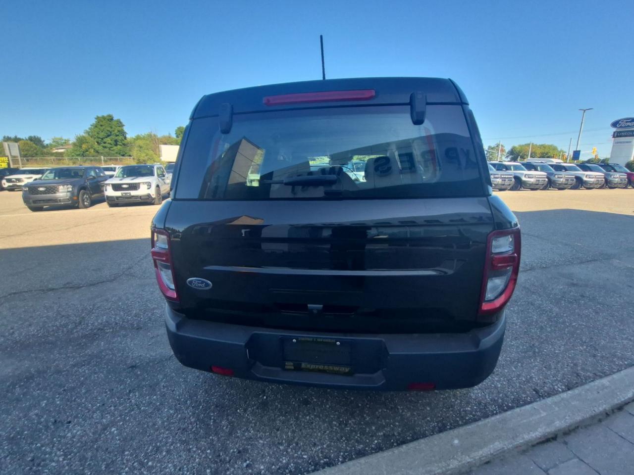 2022 Ford Bronco LOCAL TRADE! 4WD, GREAT ON GAS! REVERSE CAMERA! Photo