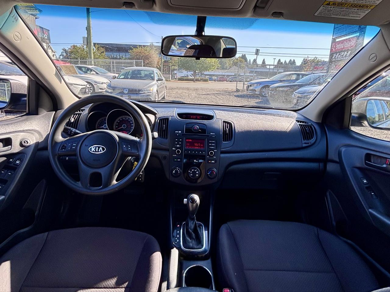 2011 Kia Forte FINANCING AVAILABLE Photo10
