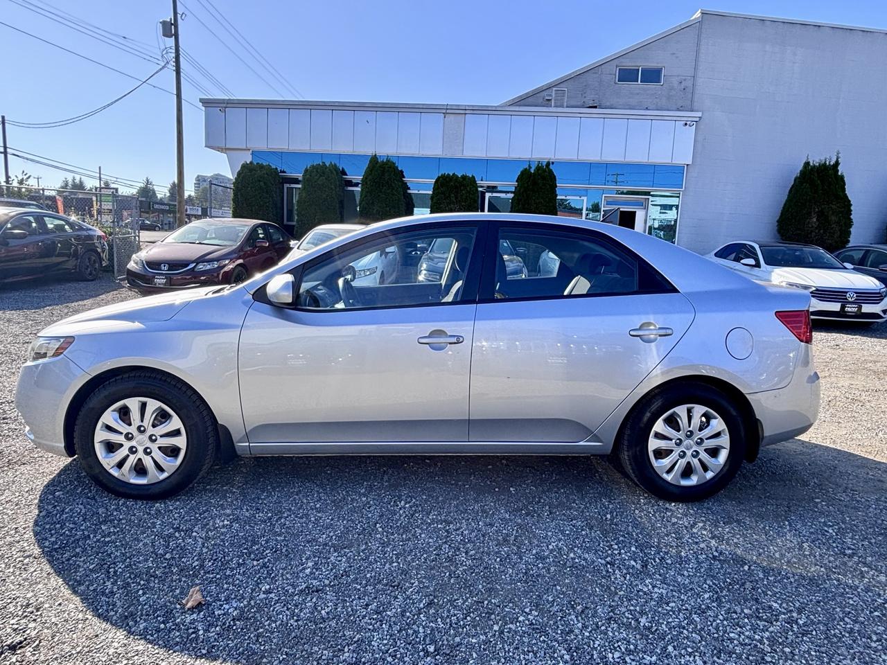 2011 Kia Forte FINANCING AVAILABLE Photo8