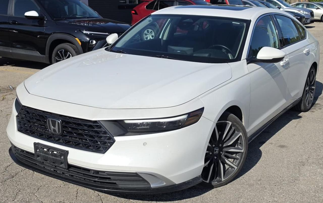 2025 Honda Accord Hybrid TOURING / ONE OWNER / HYBRID / LEATHER / ROOF - Photo #1