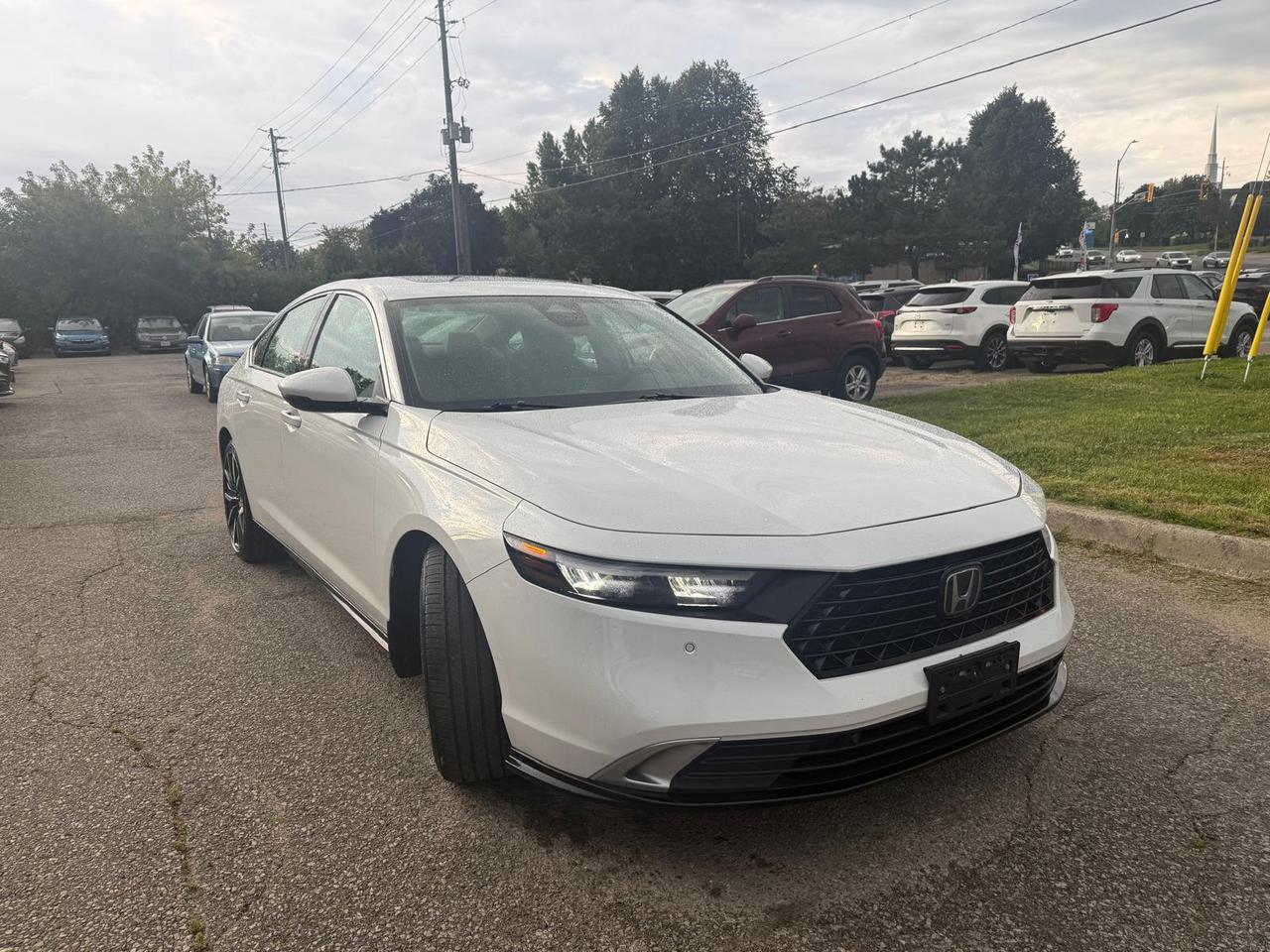 2025 Honda Accord Hybrid TOURING / ONE OWNER / HYBRID / LEATHER / ROOF Photo4