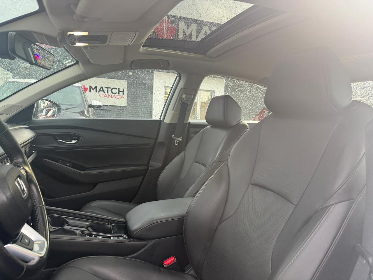 2025 Honda Accord Hybrid TOURING / ONE OWNER / HYBRID / LEATHER / ROOF Photo
