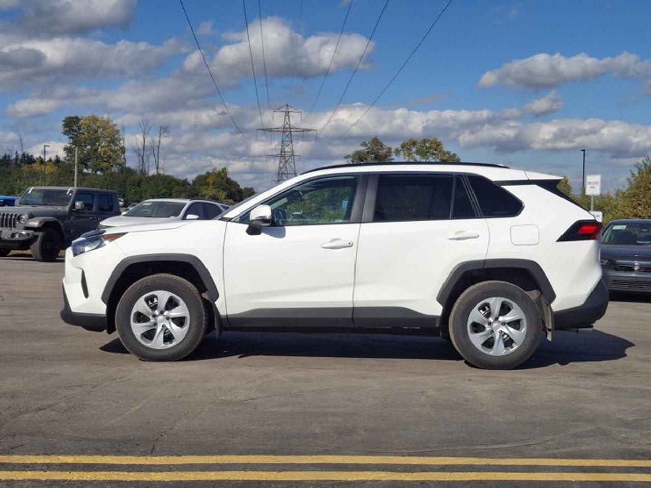 2021 Toyota RAV4 LE AWD | Heated Seats | Radar Cruise | CarPlay + Android | Rear Camera | and More ! Photo2