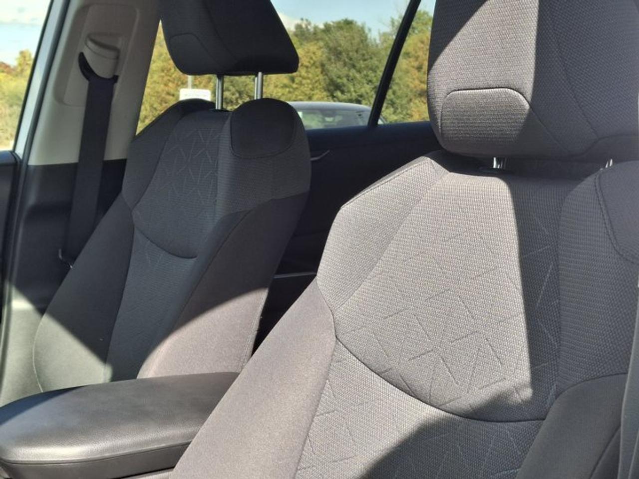 2021 Toyota RAV4 LE AWD | Heated Seats | Radar Cruise | CarPlay + Android | Rear Camera | and More ! Photo