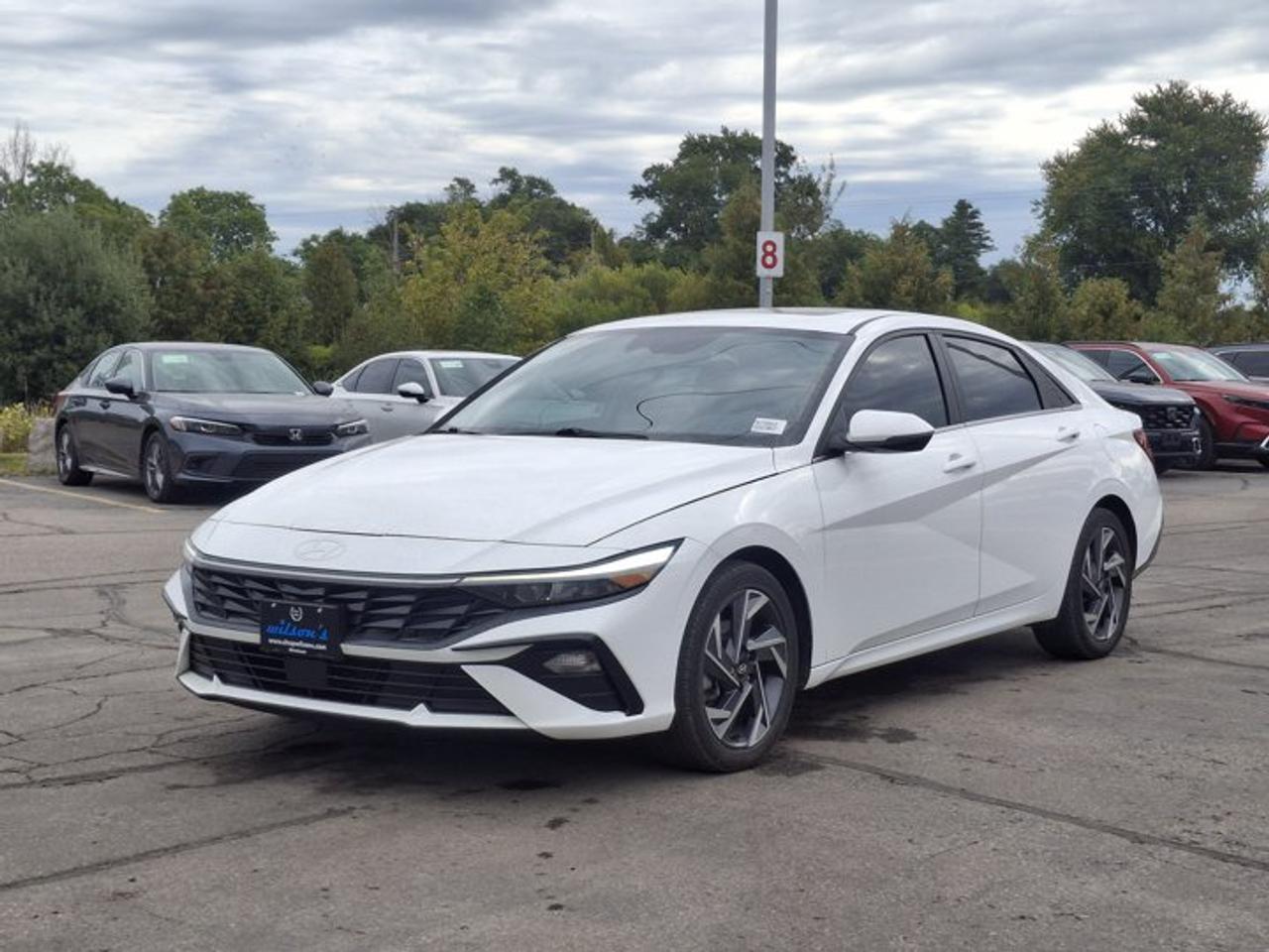 2024 Hyundai Elantra Luxury | Leather | Sunroof | Heated Seats + Steering | Remote Start | CarPlay + Android | and More ! Photo