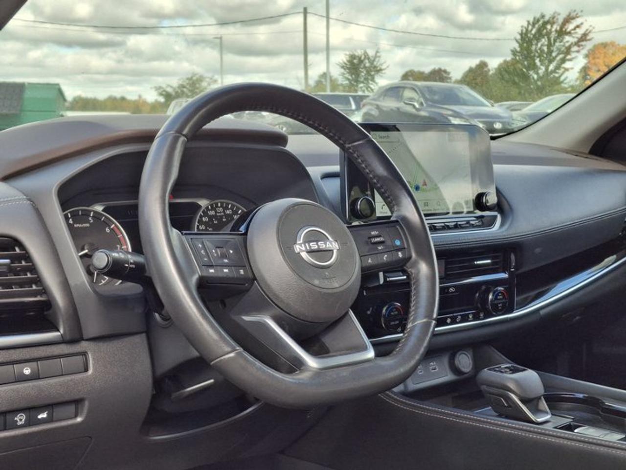 2023 Nissan Rogue SL AWD | Leather | Sunroof | Nav | 360 Camera | Smart Cruise | Heated Wheel + Seats | and More ! Photo