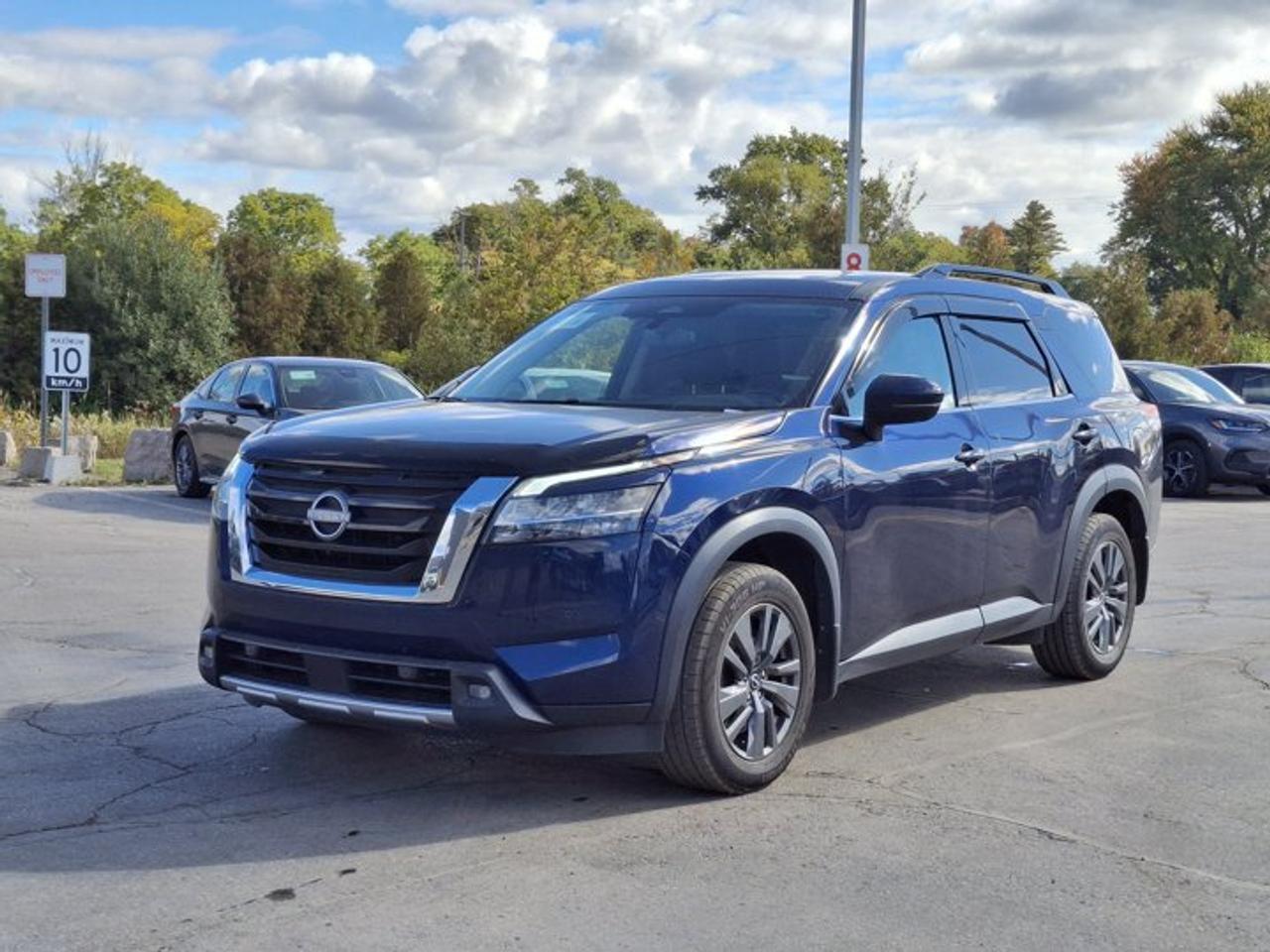 2022 Nissan Pathfinder SV 4WD | Panoramic Sunroof | 360 Camera | Heated Wheel + Seats | Adaptive Cruise | Power Seat & More Photo0