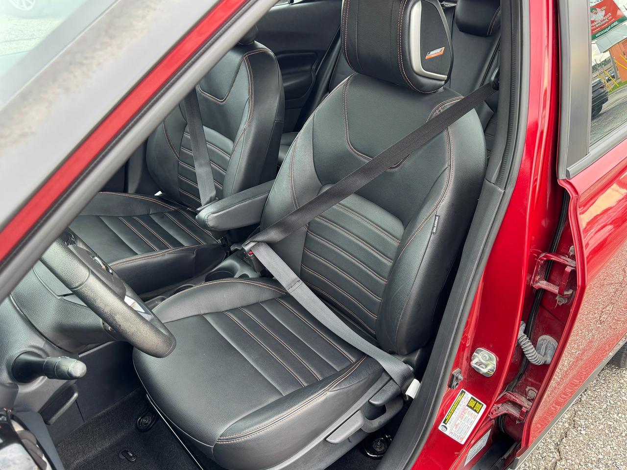 2019 Nissan Kicks SR+ONE OWNER+CLEAN CARFAX+LEATHER+360 Camera Photo