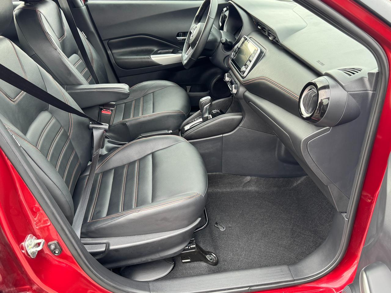 2019 Nissan Kicks SR+ONE OWNER+CLEAN CARFAX+LEATHER+360 Camera Photo