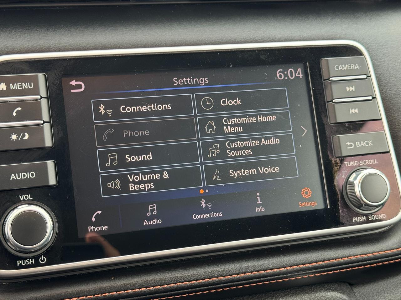 2019 Nissan Kicks SR+ONE OWNER+CLEAN CARFAX+LEATHER+360 Camera Photo
