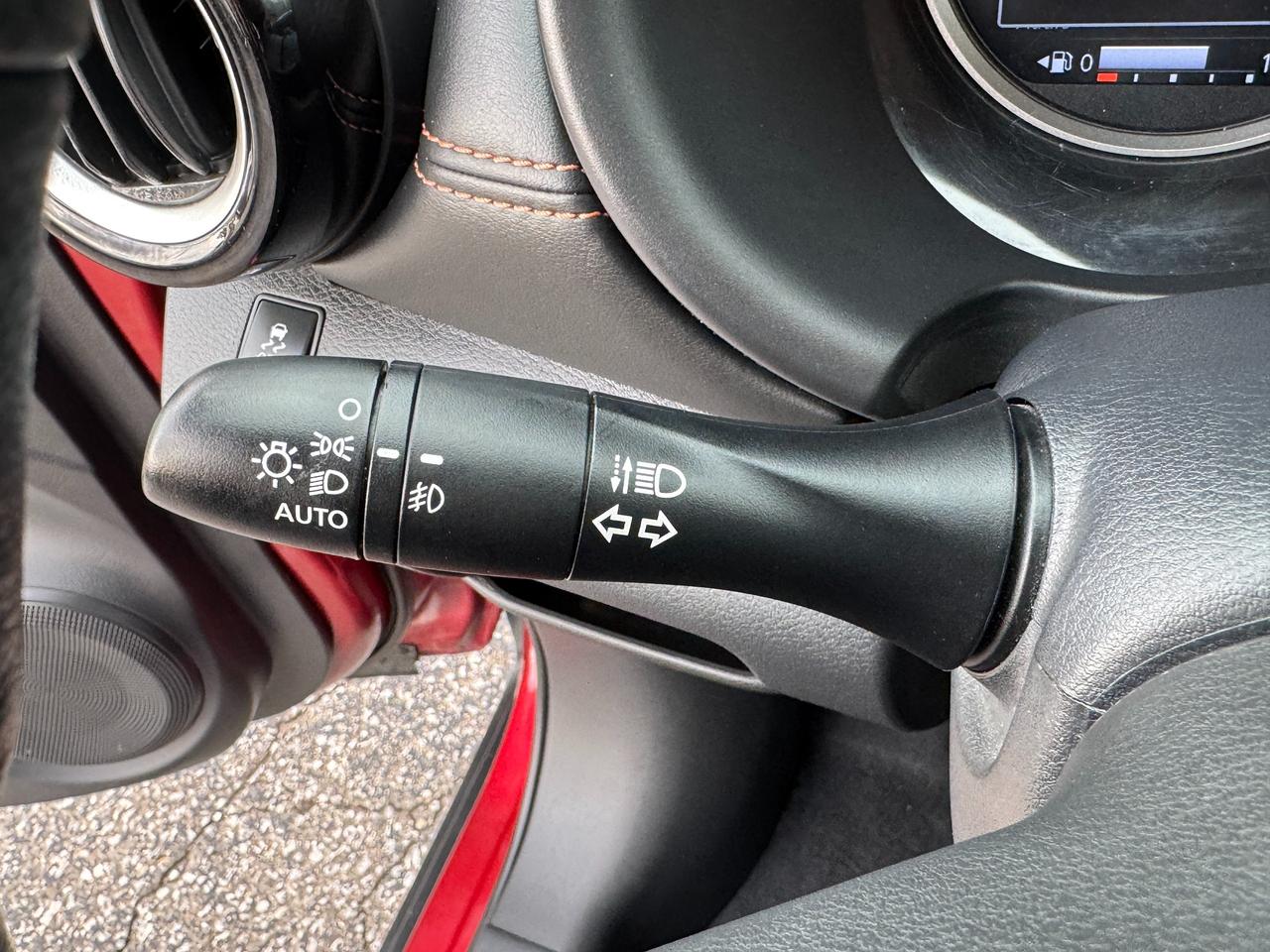 2019 Nissan Kicks SR+ONE OWNER+CLEAN CARFAX+LEATHER+360 Camera Photo