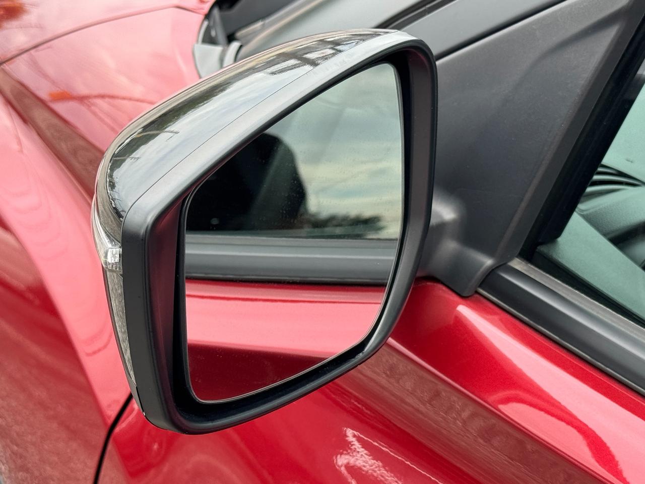 2019 Nissan Kicks SR+ONE OWNER+CLEAN CARFAX+LEATHER+360 Camera Photo
