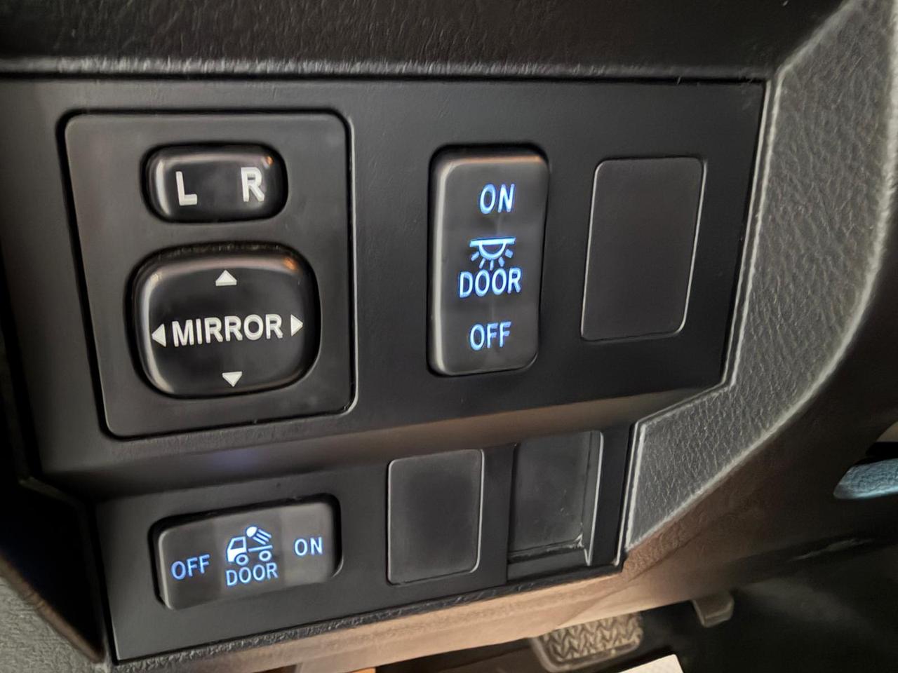 2015 Toyota Tundra 8FT BOX  5.7L V8 | BACK UP CAM| POWERED SEATS Photo