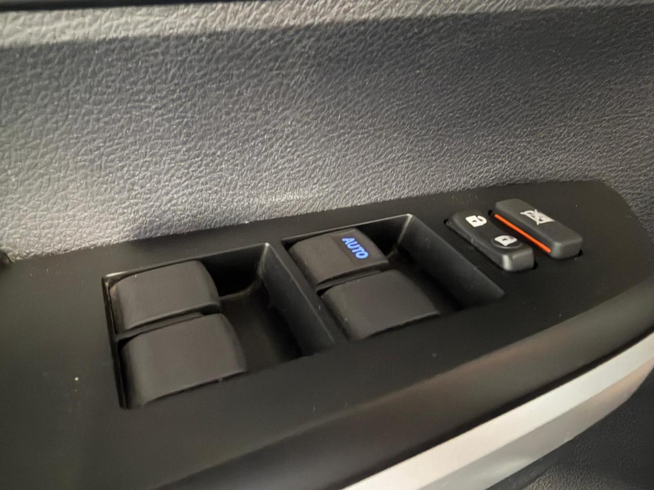 2015 Toyota Tundra 8FT BOX  5.7L V8 | BACK UP CAM| POWERED SEATS Photo