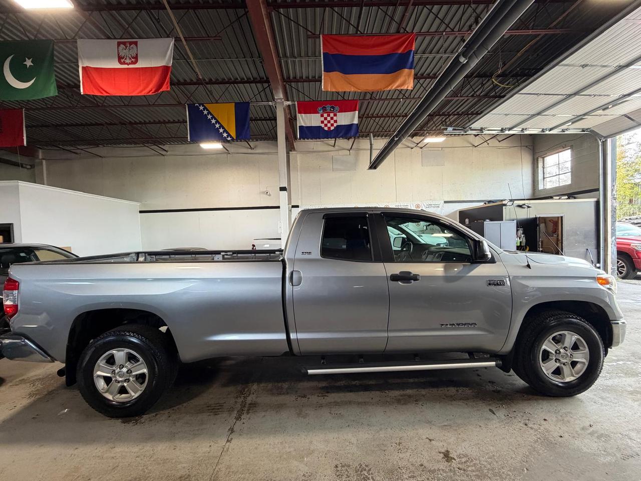 2015 Toyota Tundra 8FT BOX  5.7L V8 | BACK UP CAM| POWERED SEATS Photo
