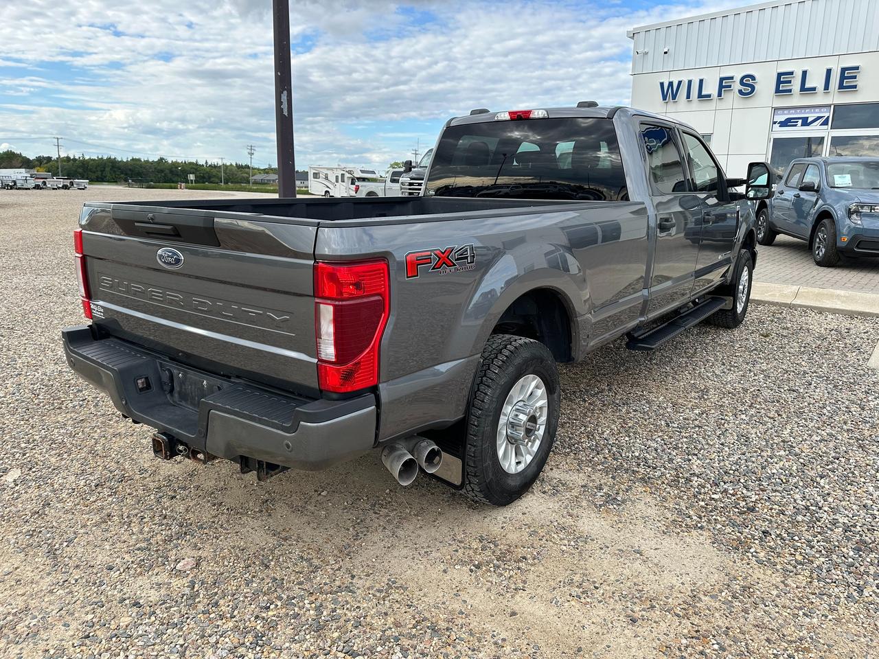2021 Ford SUPER DUTY F-250 SRW XLT Photo