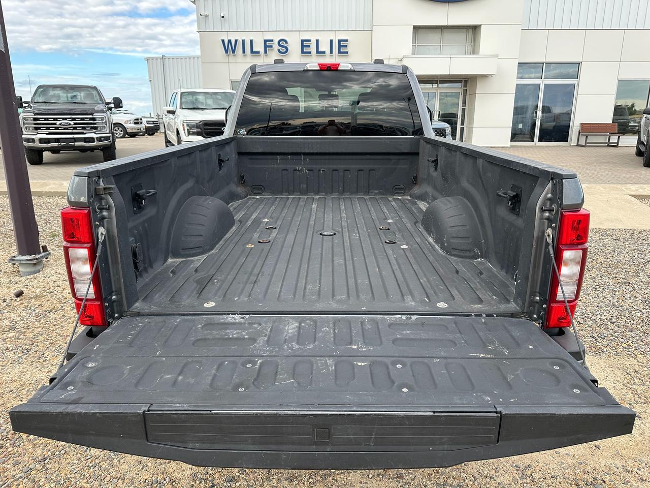 2021 Ford SUPER DUTY F-250 SRW XLT Photo