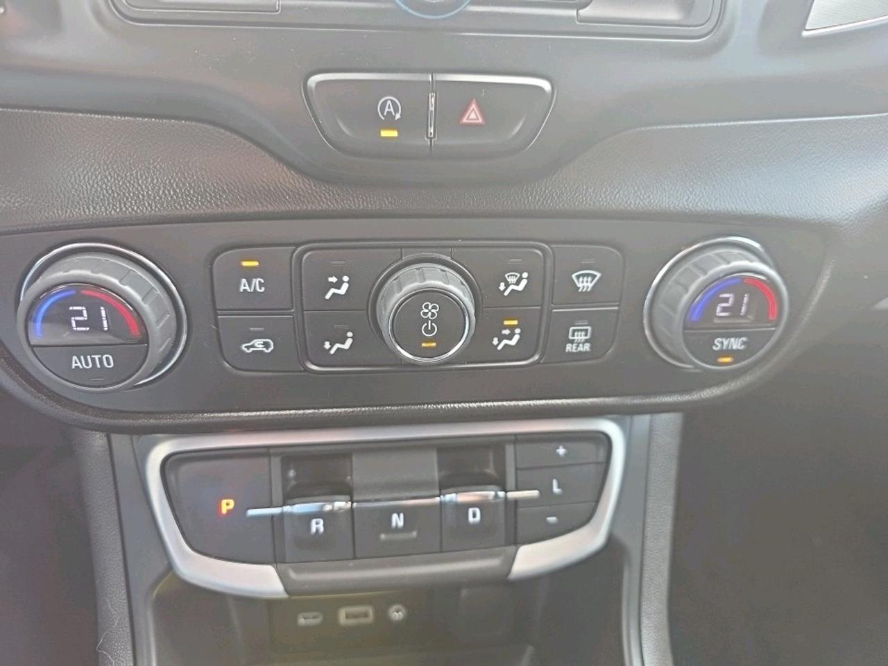 2022 GMC Terrain SLE AWD Photo