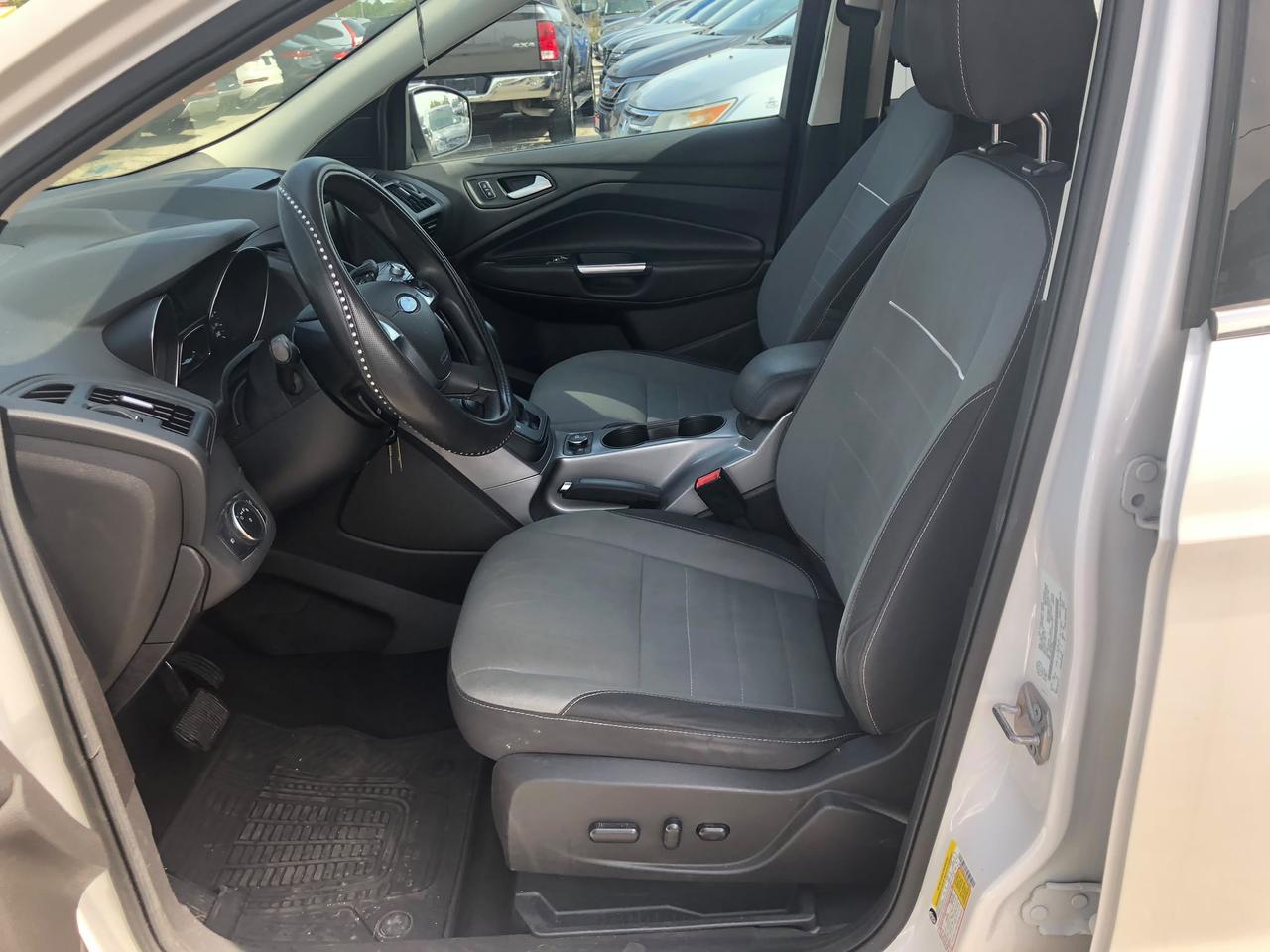 2015 Ford Escape SE, CERTIFIED WITH 3 YRS WARRANTY INCLUDED Photo